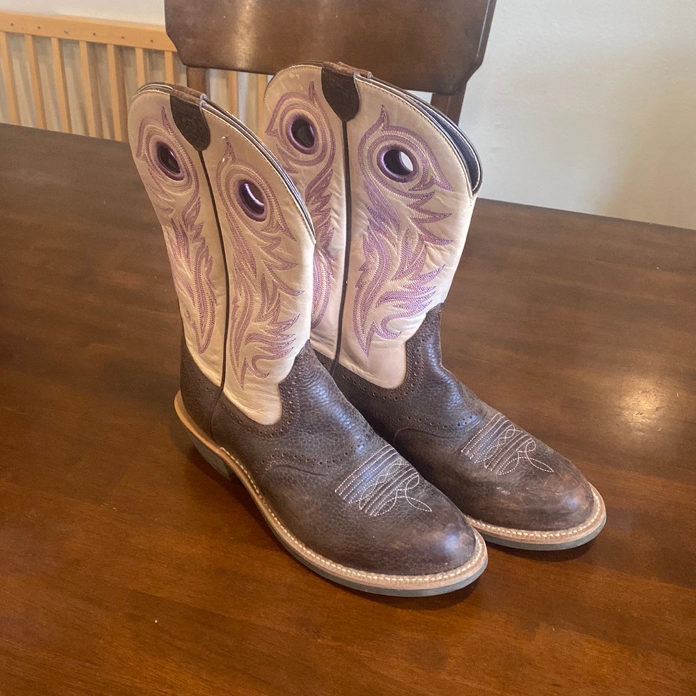 Ariat size 9 womens boots